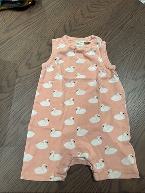 Sleeveless Swan Print Romper - Pink